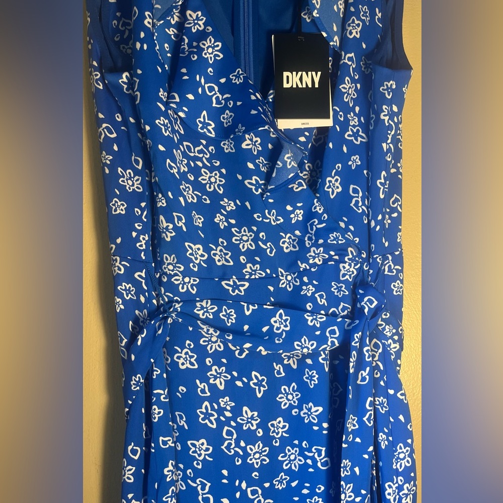 NWT Amazing Dbl layer DKNY Mini Dress with blue and white flowers and tie Size 6